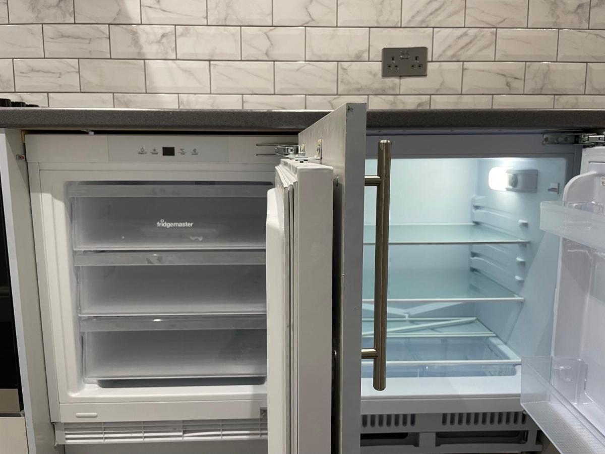 Large 1 Bedroom Flat With Private Parking プリマス エクステリア 写真