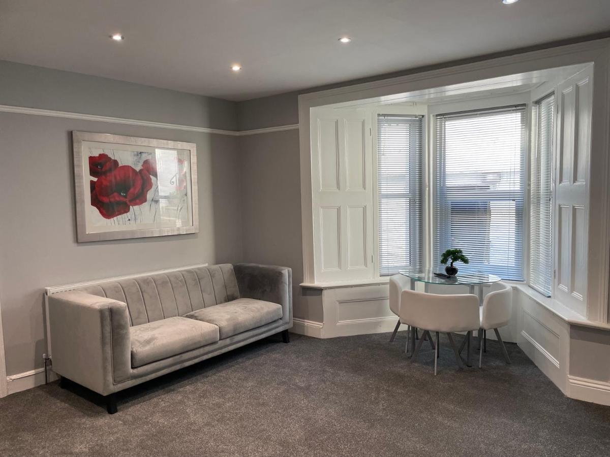 Large 1 Bedroom Flat With Private Parking プリマス エクステリア 写真